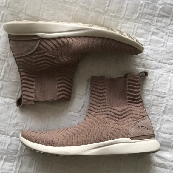 APL Shoes - APL Chelsea Techloom